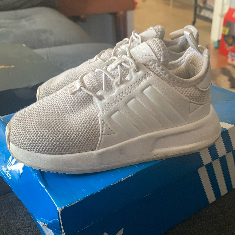 Whire Adidas Sneakers Kids 9K White Running Sneakers Toddler Kids CQ3132 used